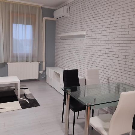Pipacs Apartamento Bekescsaba Exterior foto