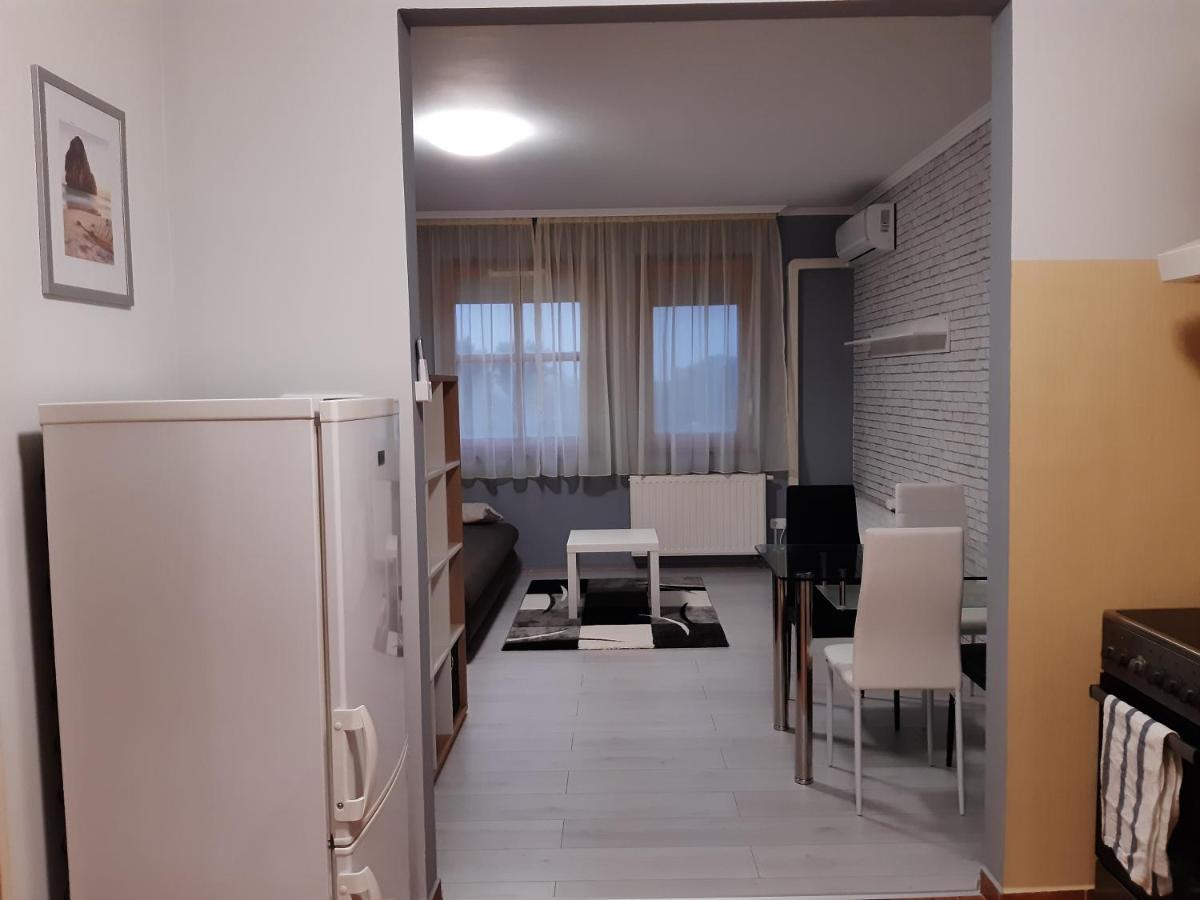 Pipacs Apartamento Bekescsaba Exterior foto