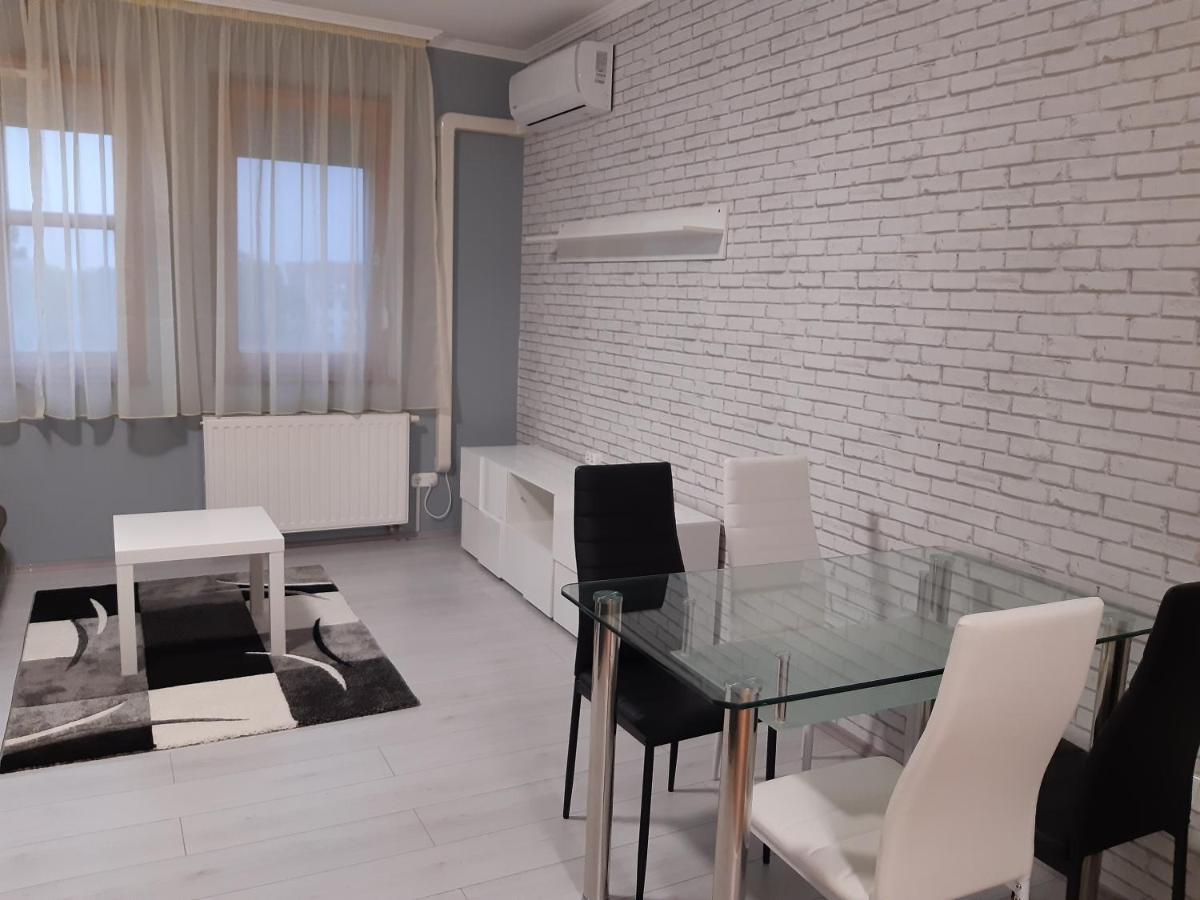 Pipacs Apartamento Bekescsaba Exterior foto